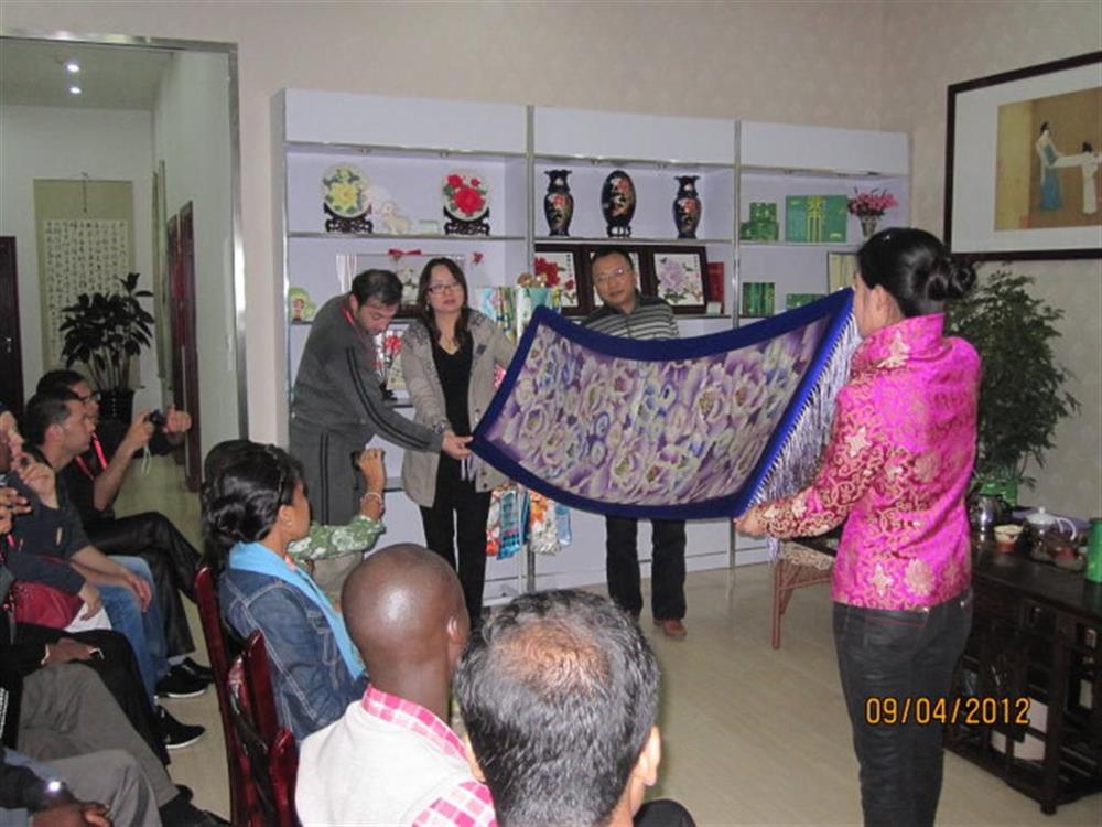 欧朗国际翻译助力庆阳香包刺绣企业登陆中亚市场